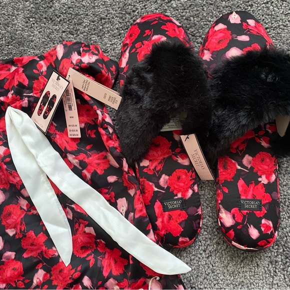 Victoria’s Secret Floral Silk Slippers with Bag BNWT Medium - Picture 4 of 4